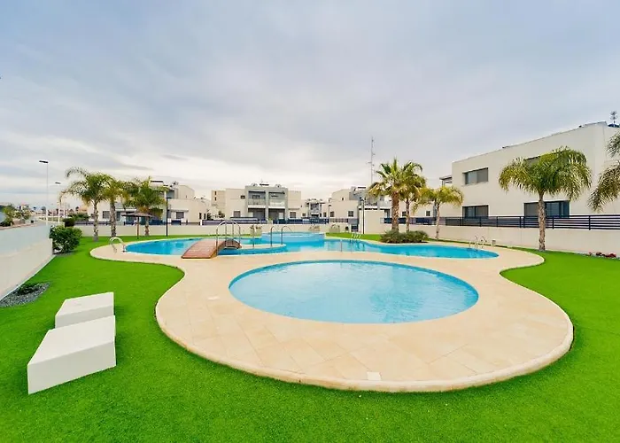 In Koma بيت للعطل تورّيفيِخا